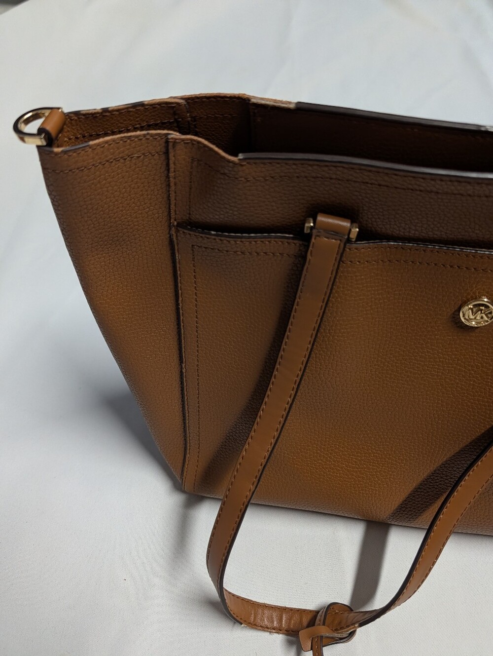 MICHAEL KORS Tan Leather Tote Bag with Signature Logo Charm - Picture 4 of 16